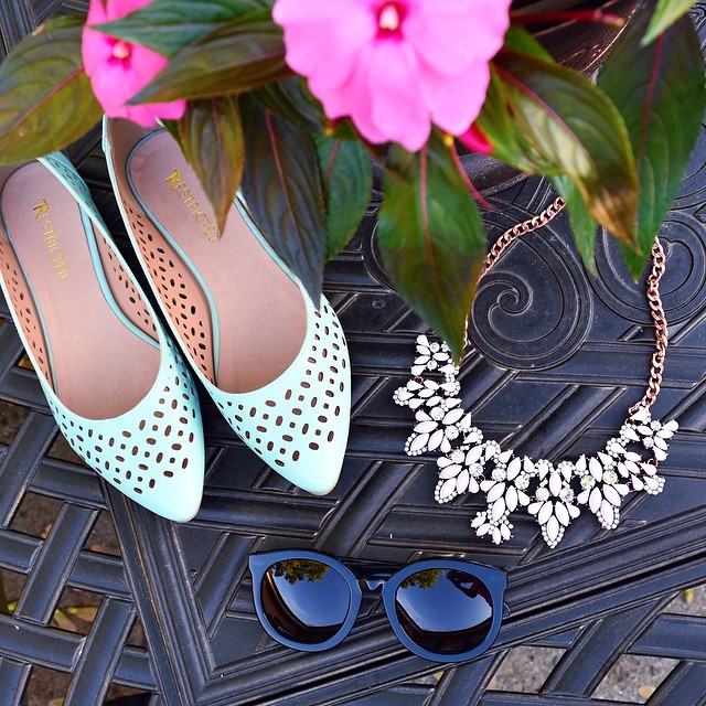 Just some pretty pastel details!  #currentlywearing #whatimwearing #whatiwore #wiw #accessories #outfitinspiration #patio #landscape #retro #sunglasses #sunnies #restrictedshoes #karenwalker #theshoppingbag #necklace #jewelry #shoes #flowers #fashion #ootd #fashionblogger #nature #summer