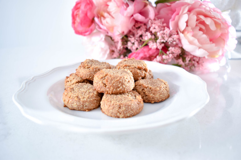 Cinnamon_Almond_Cookies_The_Chambray_Bunny